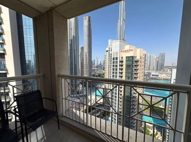Downtown Apartments With Fountain And Burj Khalifa View Dubai Exterior photo